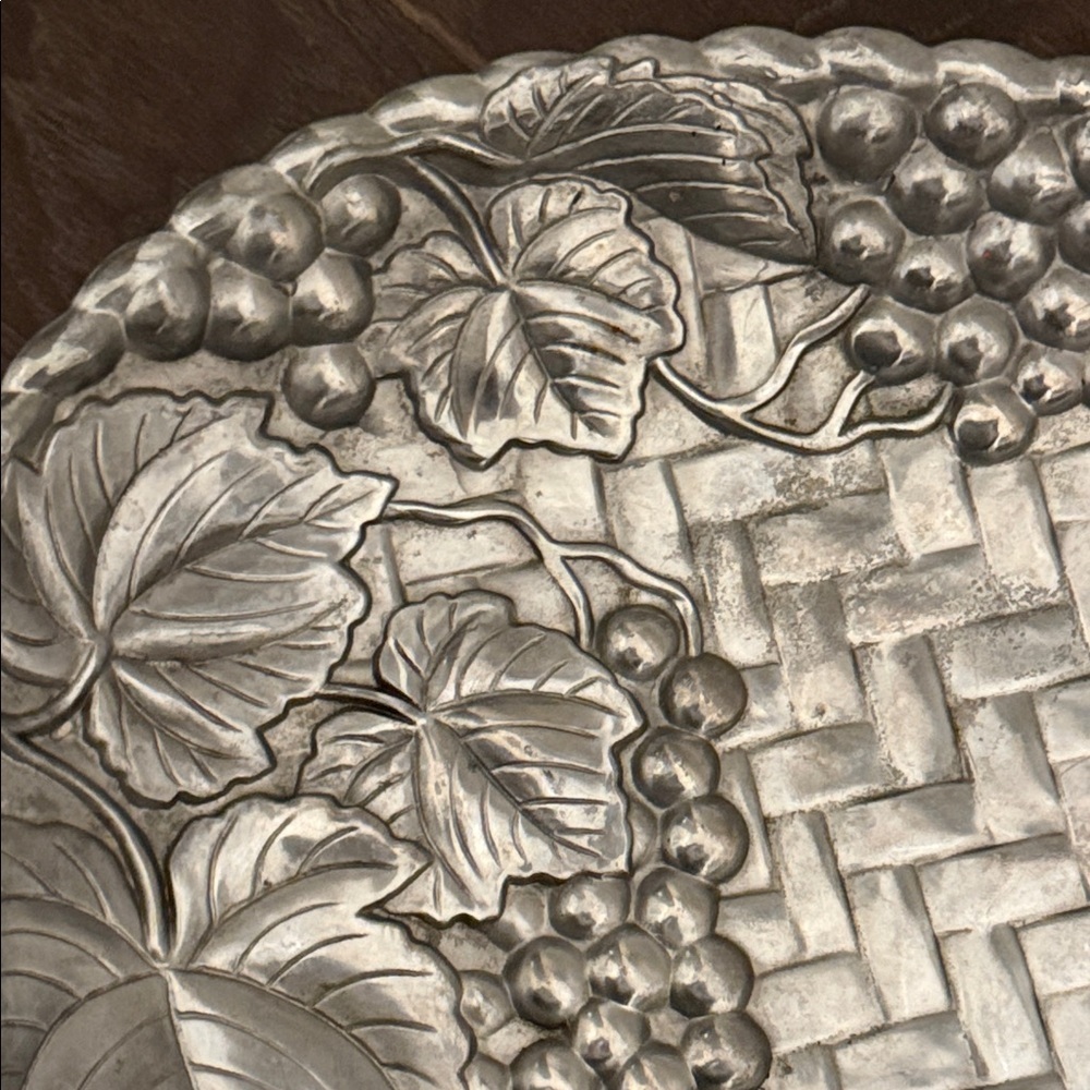 Lenox Silver Leaf and Vine Oval Tray - Picture 5 of 5